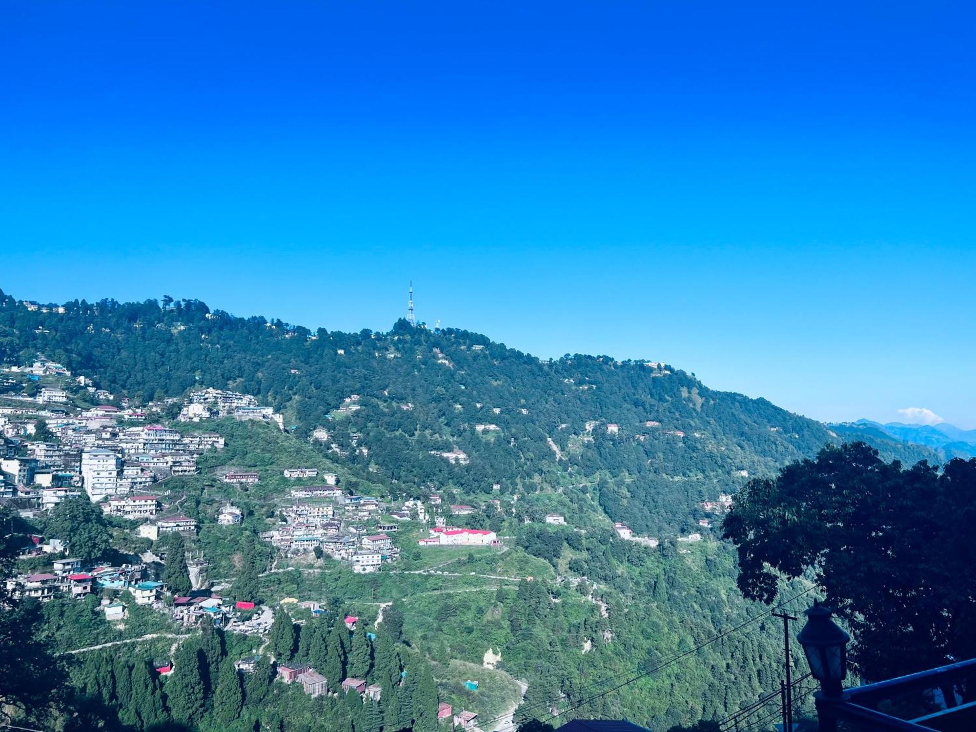 Irish Town Mussoorie Hotel Ngoại thất bức ảnh